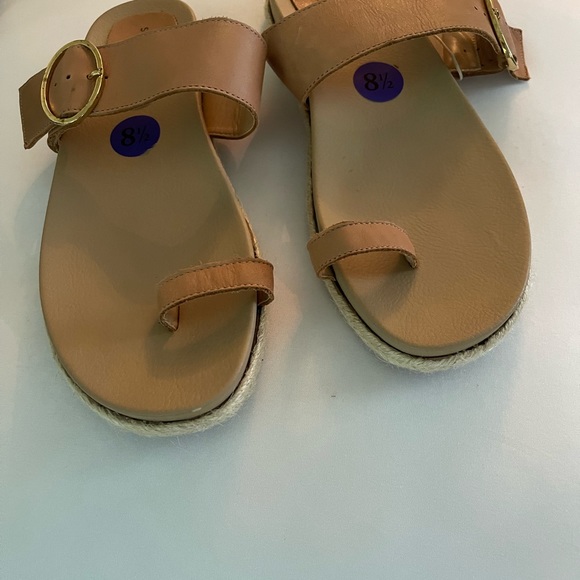 Never WornSofia Milano Italian Leather Slip on Sandals size 8.5 - Picture 4 of 5